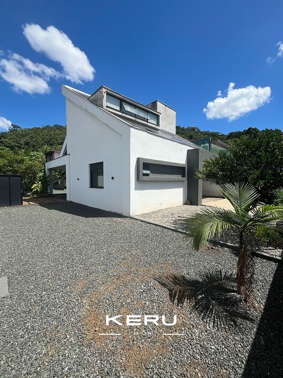 Casa moderna, com design arquitetônico exclusivo — foto 1