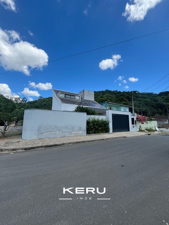 Casa moderna, com design arquitetônico exclusivo — foto 2