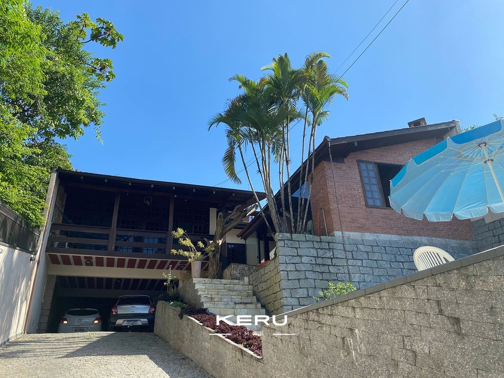 CASA DE ALTO PADRÃO NO BAIRRO FLORESTA — foto 1