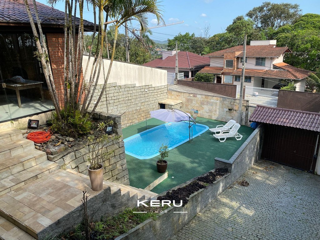 CASA DE ALTO PADRÃO NO BAIRRO FLORESTA — foto 3